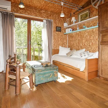 Nice In With 1 Bedrooms And Outdoor Swimming Pool Сasa de vacaciones Carbuccia